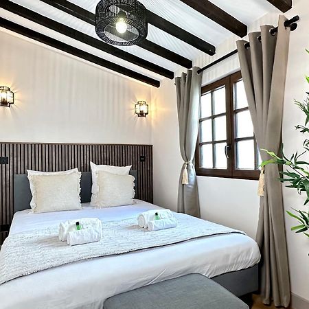Le Marais' Finest Luxurious Apartment Paris Exterior photo