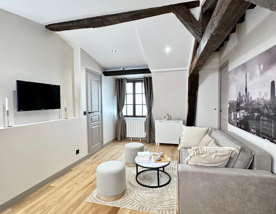 Le Marais' Finest Luxurious Apartment Paris Exterior photo